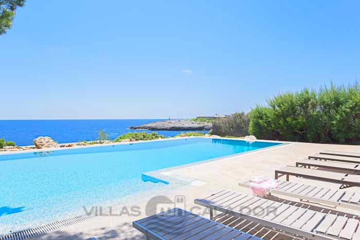 Seafront holiday villa with pool in Majorca for rent
