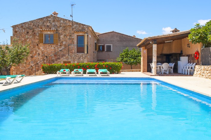 Holiday country house with pool for rent. Majorca Holiday country house with pool for rent. Majorca