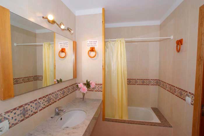 Holiday villa with pool for 10 people - Villas Cala Dor