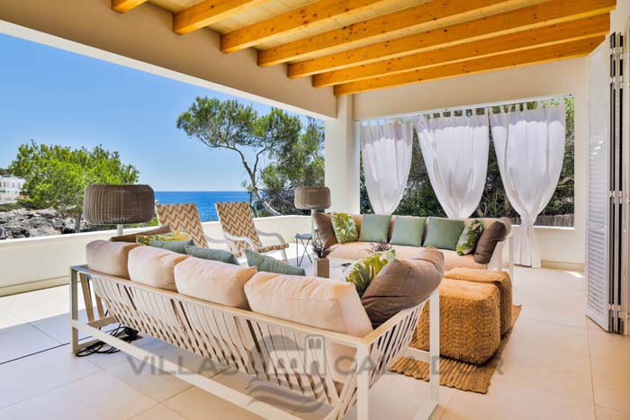 Seafront Holiday Villa Magdala in Cala D'Or, Mallorca