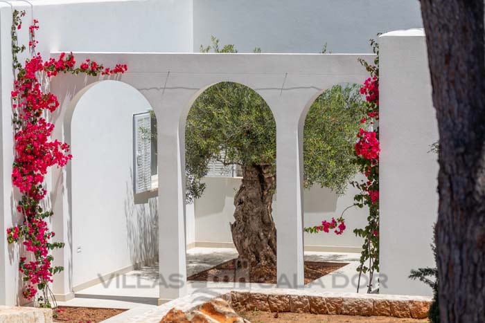 Seafront Holiday Villa Magdala in Cala D'Or, Mallorca