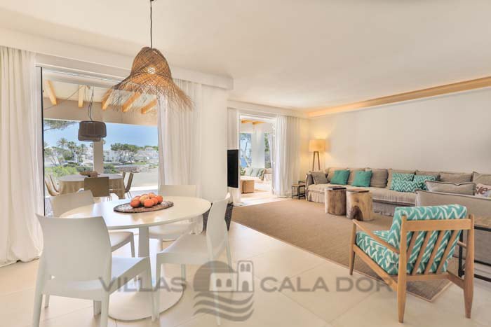 Seafront Holiday Villa Magdala in Cala D'Or, Mallorca