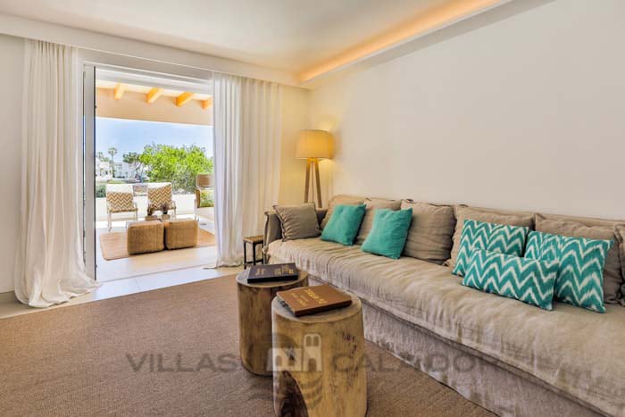 Seafront Holiday Villa Magdala in Cala D'Or, Mallorca