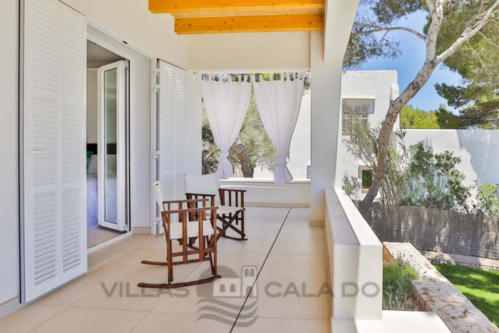 Seafront Holiday Villa Magdala in Cala D'Or, Mallorca