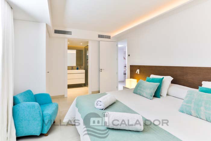 Seafront Holiday Villa Magdala in Cala D'Or, Mallorca