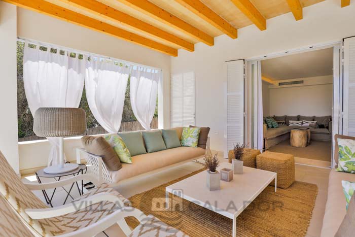 Seafront Holiday Villa Magdala in Cala D'Or, Mallorca