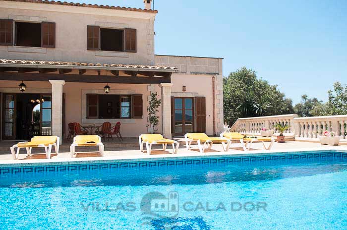 Holiday country house with pool in Majorca