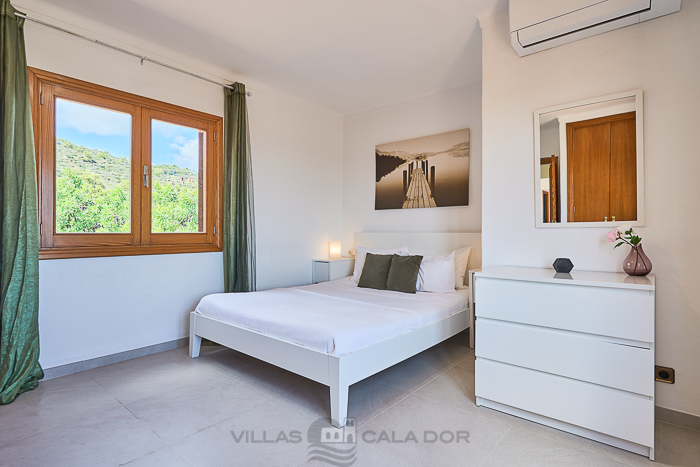 Ferienfinca Garrovers de Shorta, 4 Schlafzimmer in S'Horta, Mallorca