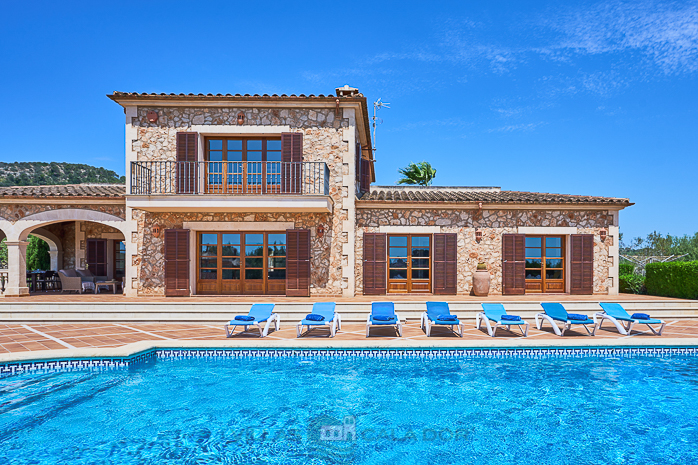 Country house to rent in Majorca with 4 bedrooms