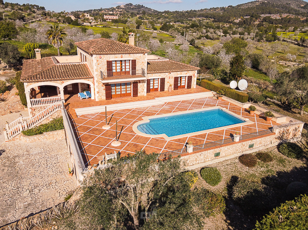 Country house to rent in Majorca with 4 bedrooms