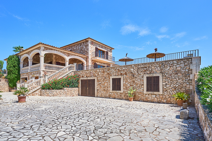 Country house to rent in Majorca with 4 bedrooms