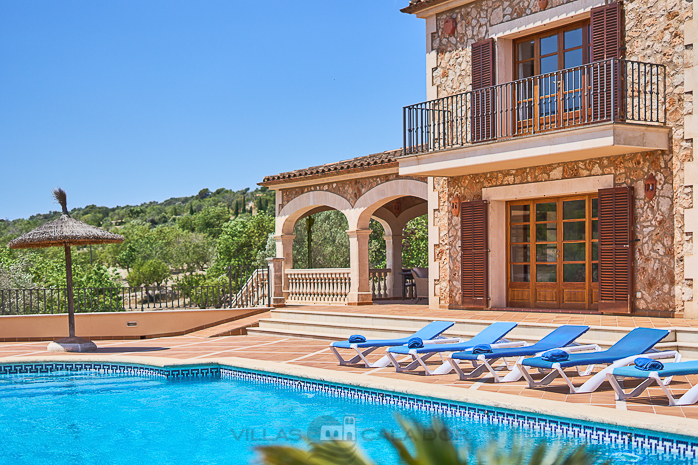 Country house to rent in Majorca with 4 bedrooms