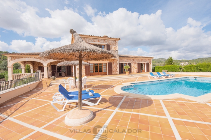 Country house to rent in Majorca with 4 bedrooms