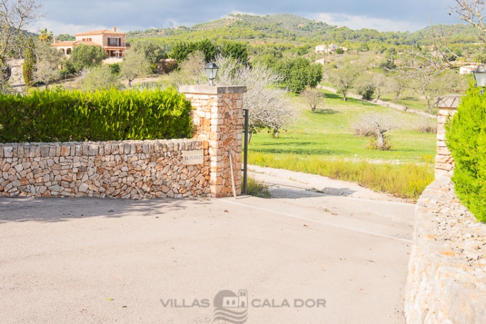 Country house to rent in Majorca with 4 bedrooms