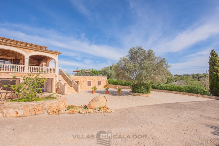 Country house to rent in Majorca with 4 bedrooms