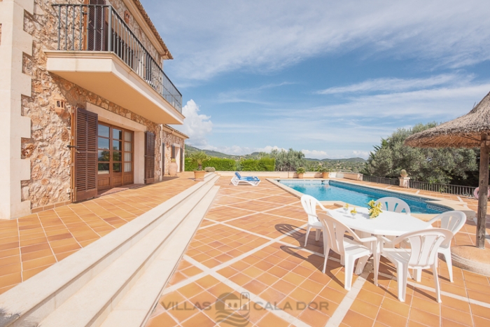 Country house to rent in Majorca with 4 bedrooms