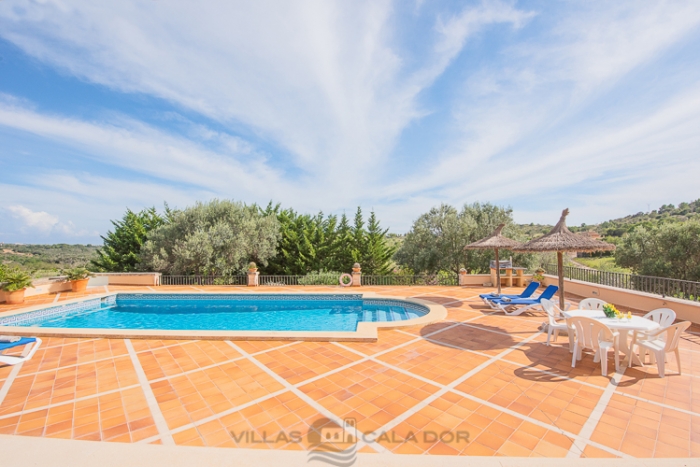 Country house to rent in Majorca with 4 bedrooms