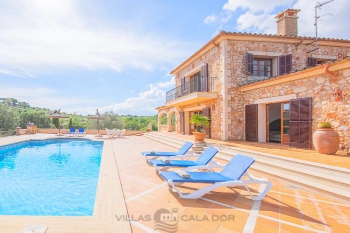 Country house to rent in Majorca with 4 bedrooms