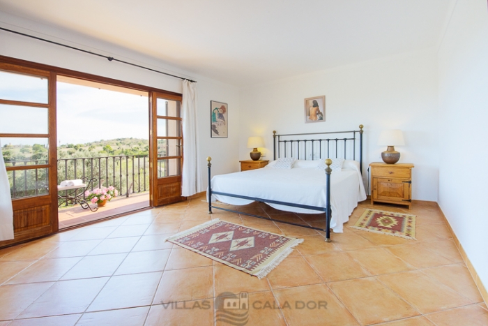 Country house to rent in Majorca with 4 bedrooms