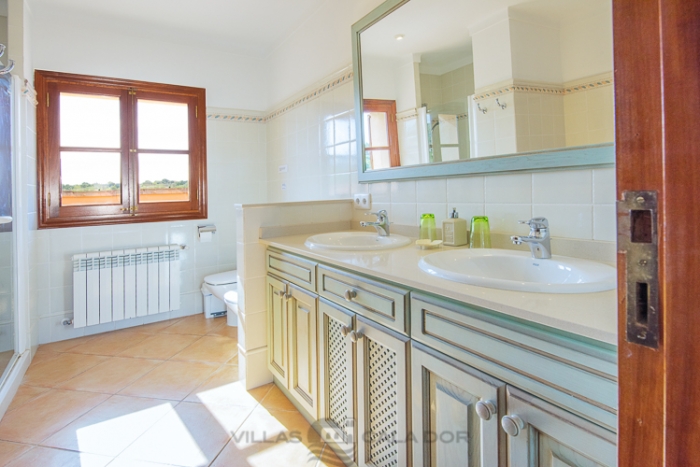 Country house to rent in Majorca with 4 bedrooms