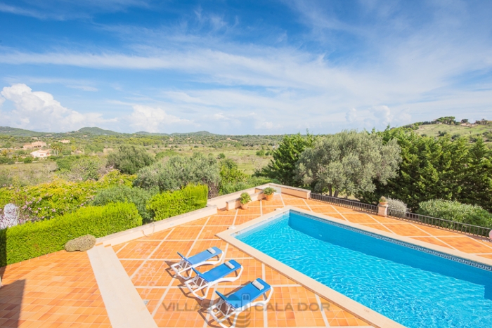Country house to rent in Majorca with 4 bedrooms