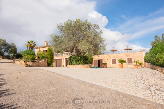 Country house to rent in Majorca with 4 bedrooms