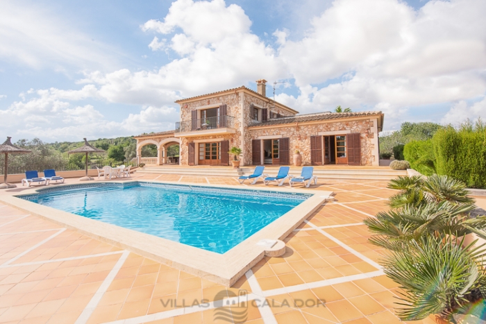 Country house to rent in Majorca with 4 bedrooms