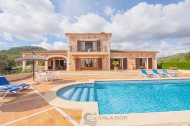 Country house to rent in Majorca with 4 bedrooms