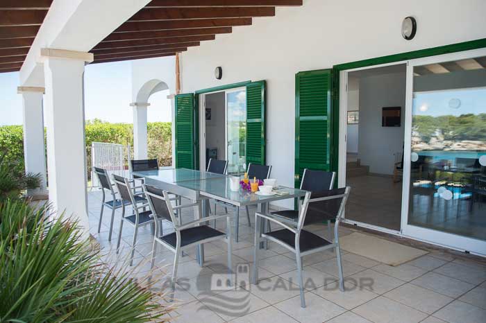 Forti 57- Seafront villa with pool