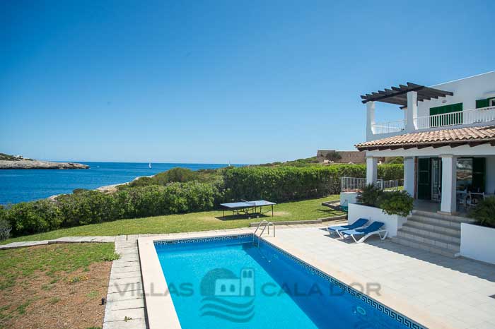 Forti 57- Seafront villa with pool