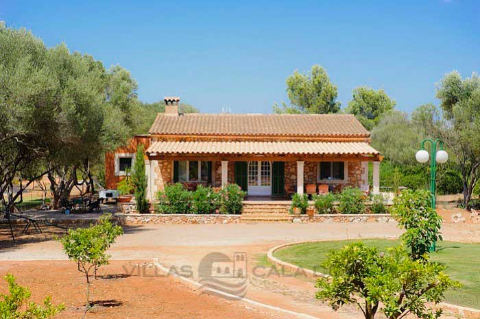 Country house for rent in Mallorca. Private pool. 