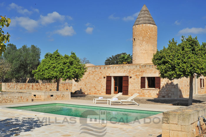 Ferienfinca mit Windmühle aus dem 18. Jahrhundert