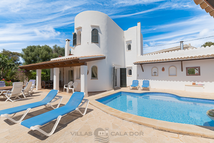 3 bedroom villa for rent in Majorca with pool