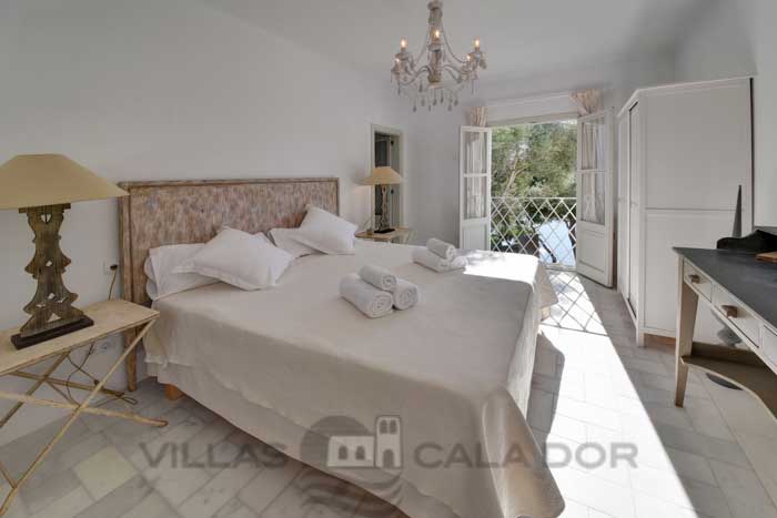 Holiday villa for holidays with direct acces to the sea