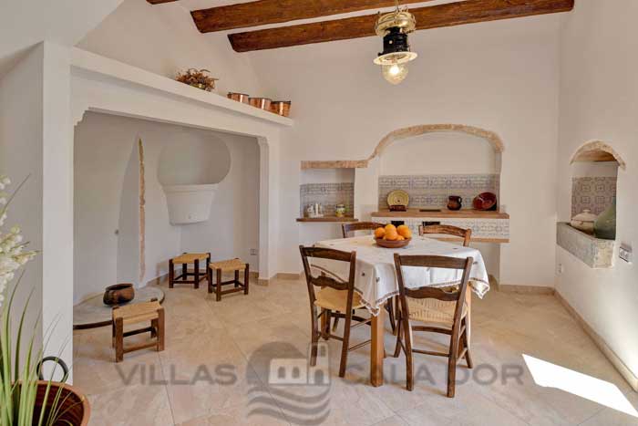 Holiday country house with pool for rent in Mallorca