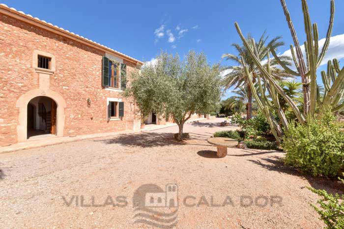 Holiday country house with pool for rent in Mallorca