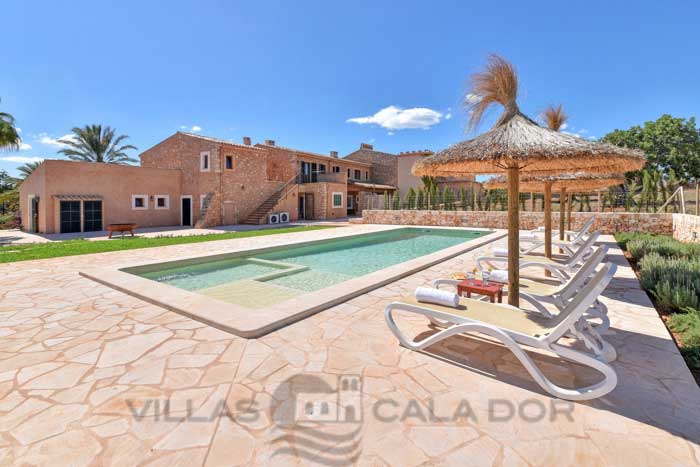 Holiday country house with pool for rent in Mallorca