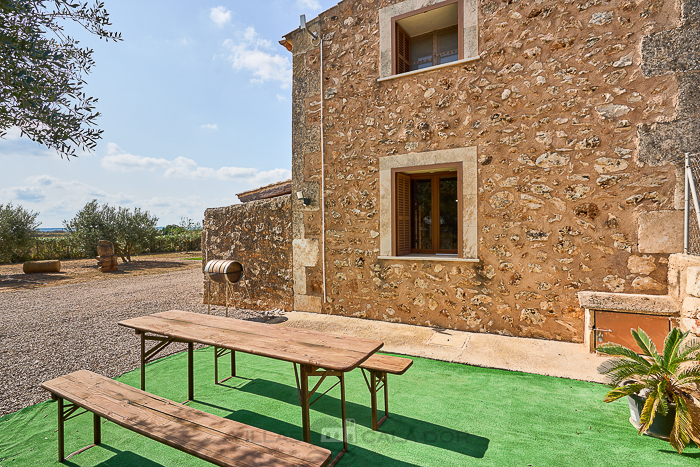 Two bedroom country house to rent in Mallorca