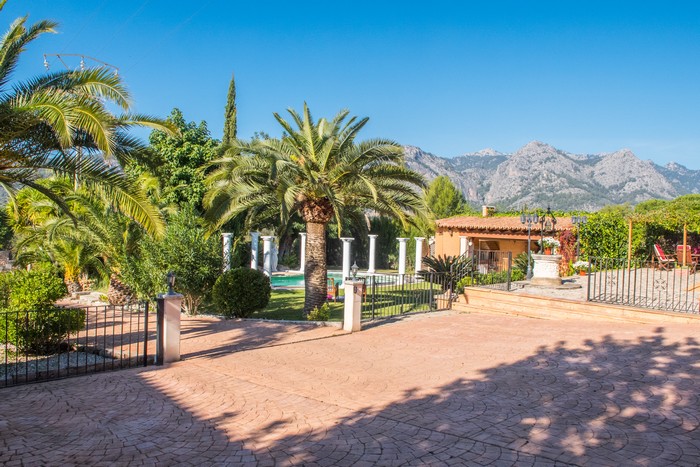 Casa de campo Alzina, 5 dormitorios  para alquilar en  Bunyola, Mallorca 