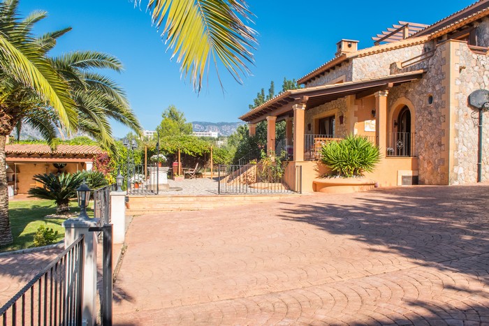 Casa de campo Alzina, 5 dormitorios  para alquilar en  Bunyola, Mallorca 