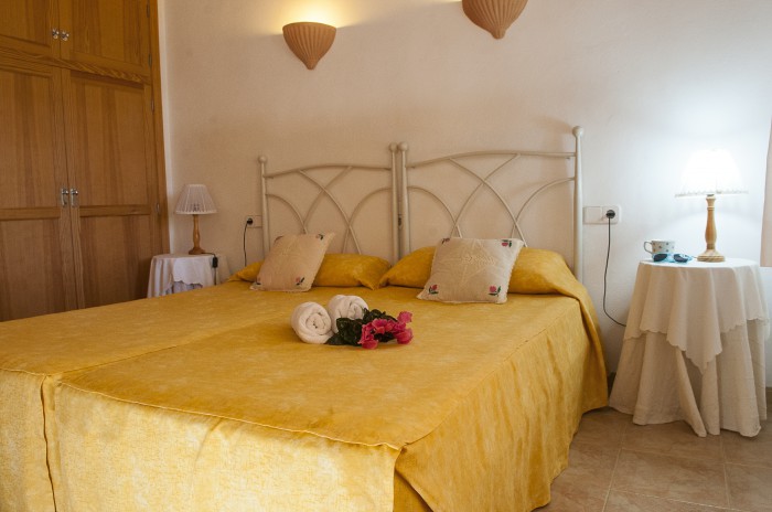 Country house  Sasini to rent in Buger,  Mallorca 3  bedrooms