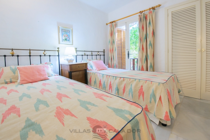 Seafront villa Bonaire to rent in Cala D'Or Mallorca, 