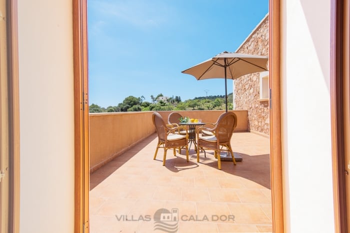 Country house Roca Blanca to rent mallorca 4 bedrooms