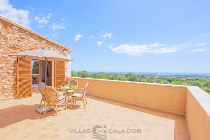 Country house Roca Blanca to rent mallorca 4 bedrooms