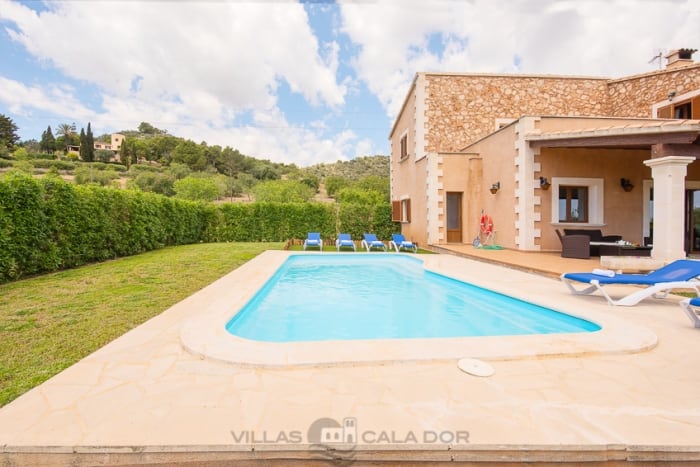 Country house Roca Blanca to rent mallorca 4 bedrooms