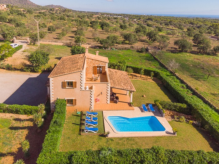 Country house Roca Blanca to rent mallorca 4 bedrooms