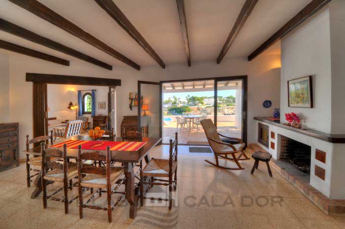 Seafront holiday villa for rent. Majorca