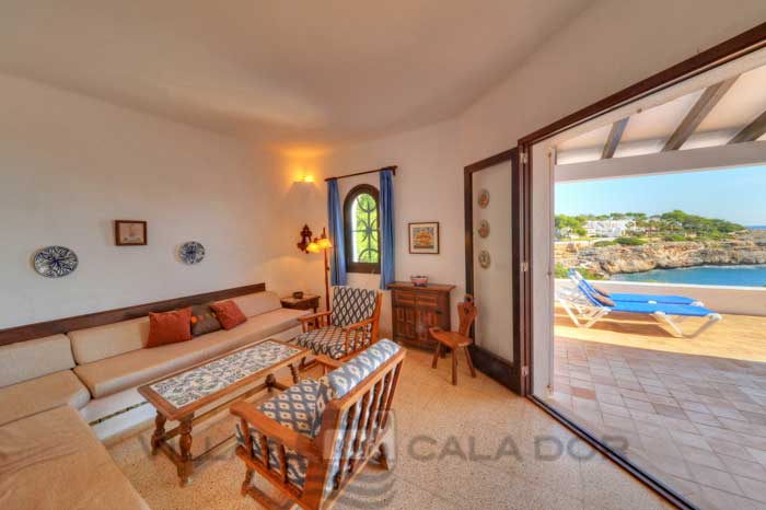 Seafront holiday villa for rent. Majorca