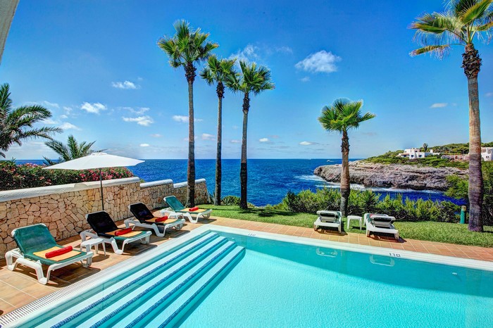Villa Mar Oberta-Seafront house with pool in Majorca