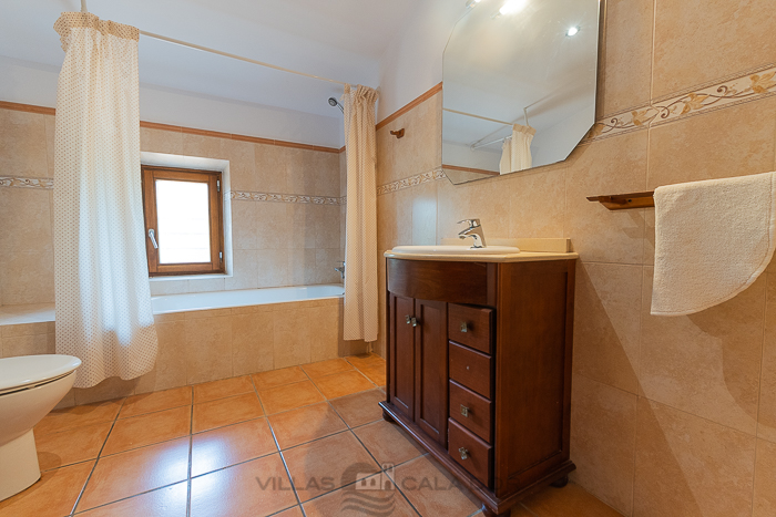 Country house Angoixes, 5  bedrooms , Santanyi, Mallorca